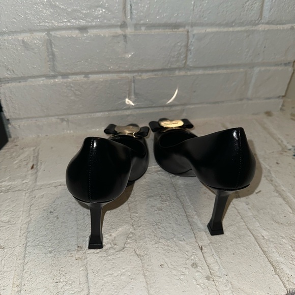 Salvatore Ferragamo Black Leather Pumps - Picture 4 of 9